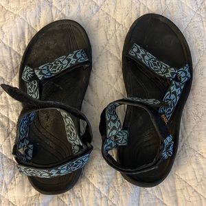 Teva sandles, size 9, almost new. Blue.